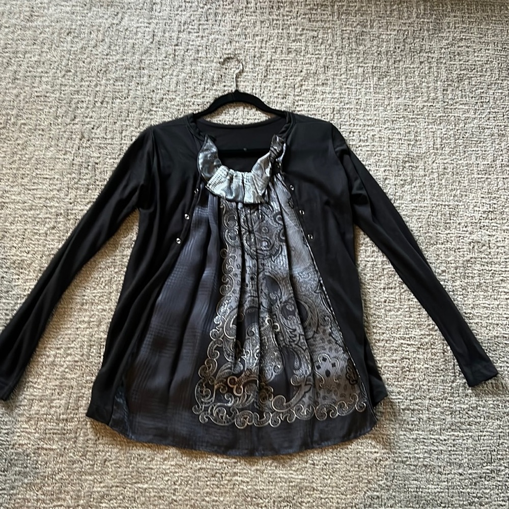 Beautiful top with Silk  in the middle